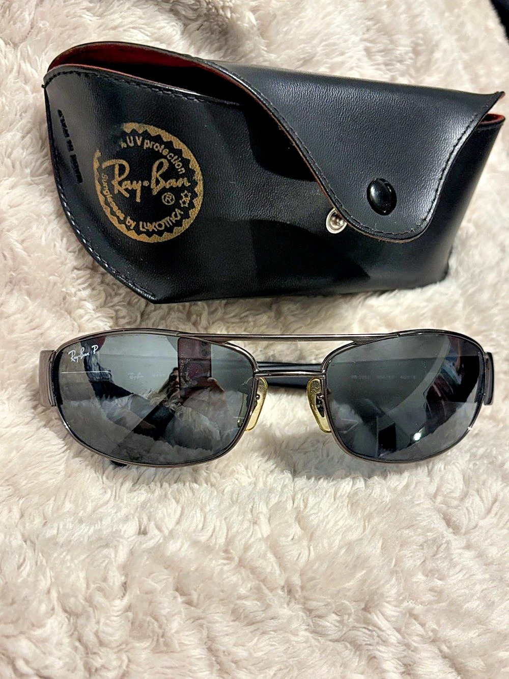 Ray-Ban RB 3052 Polarized Sunglasses in Black & Gray